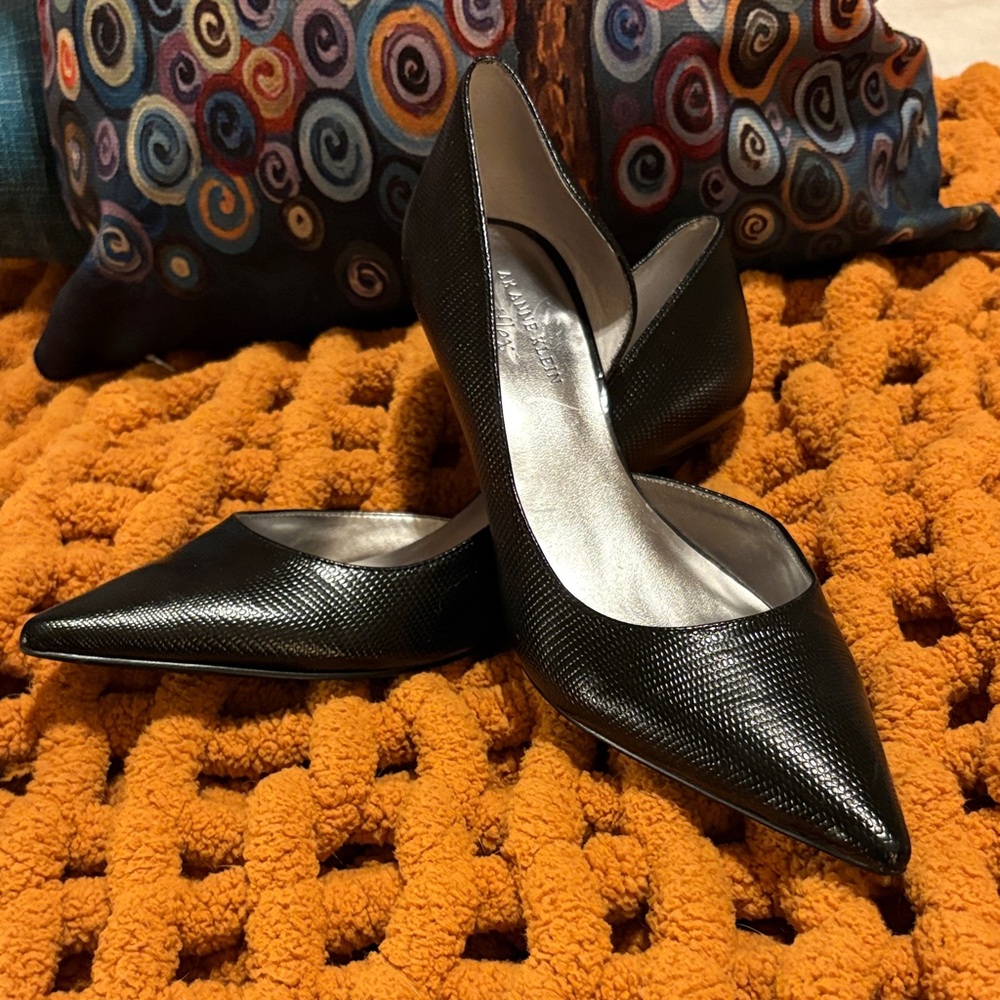 Anne Klein Black Textured Heels